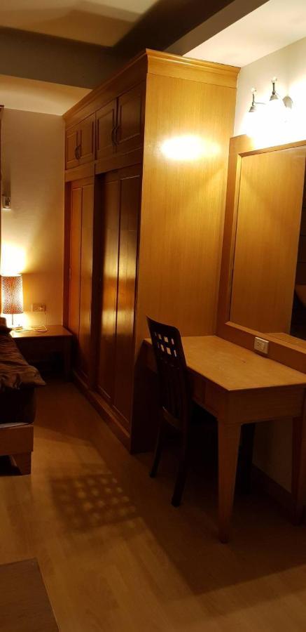Jolly Guesthouse & Restaurant Pattaya Dış mekan fotoğraf