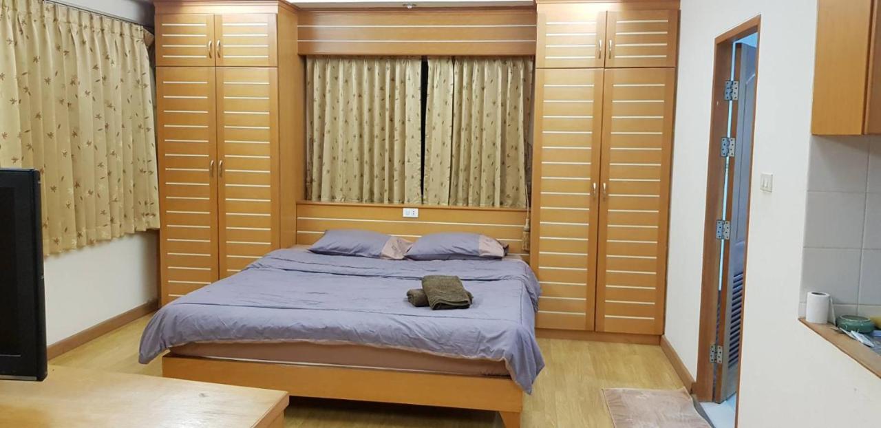 Jolly Guesthouse & Restaurant Pattaya Dış mekan fotoğraf