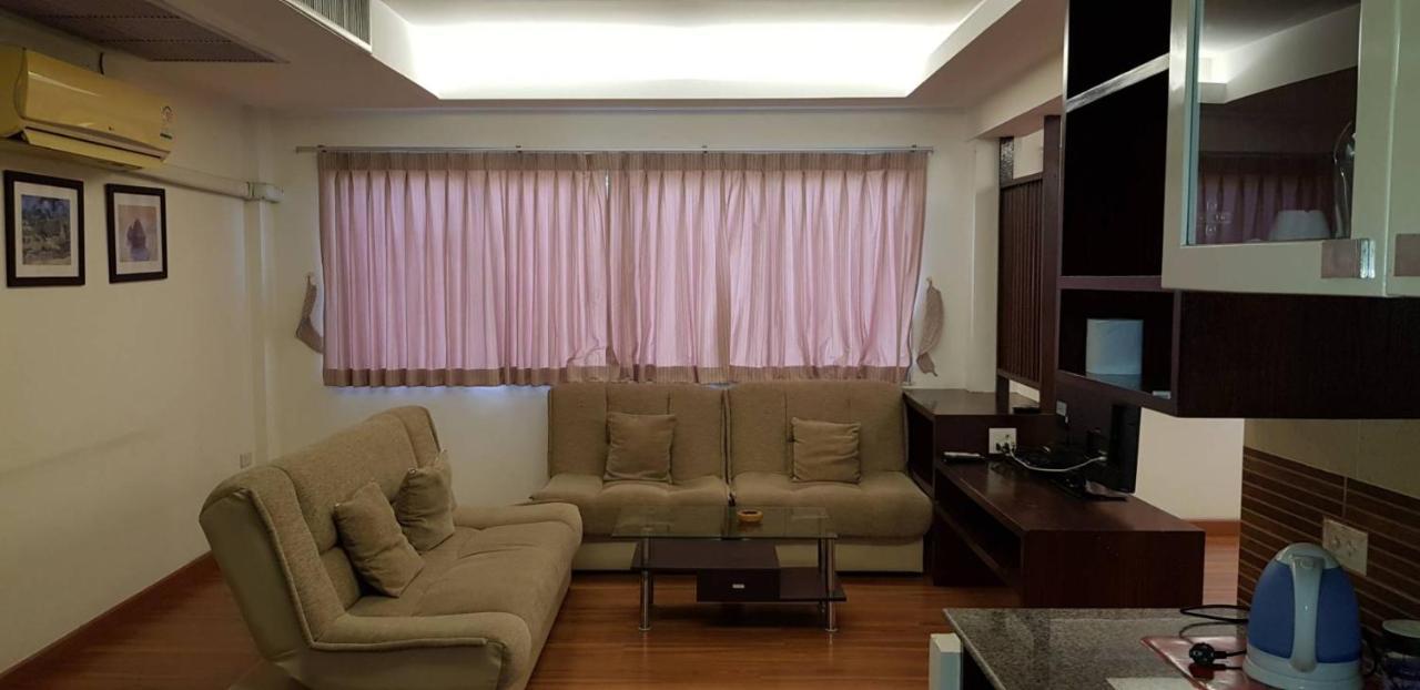 Jolly Guesthouse & Restaurant Pattaya Dış mekan fotoğraf