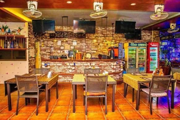 Jolly Guesthouse & Restaurant Pattaya Dış mekan fotoğraf