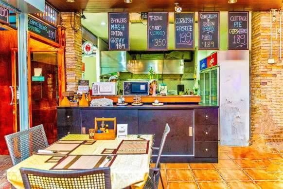 Jolly Guesthouse & Restaurant Pattaya Dış mekan fotoğraf