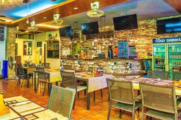 Jolly Guesthouse & Restaurant Pattaya Dış mekan fotoğraf