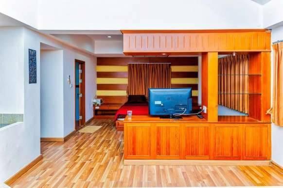Jolly Guesthouse & Restaurant Pattaya Dış mekan fotoğraf